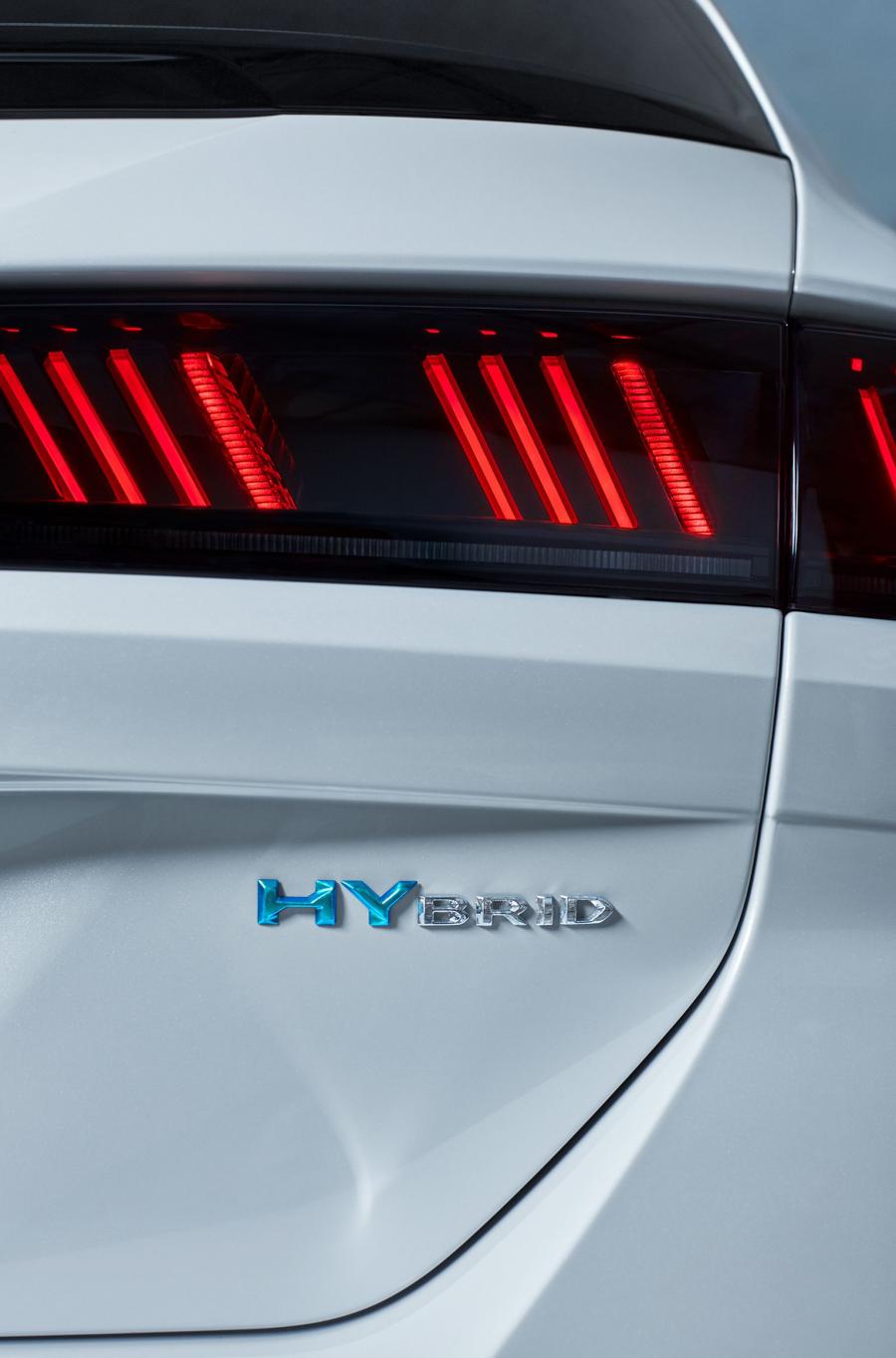 Детали экстерьера Peugeot 508 SW GT HYBRID 2019 года  (WW) (фото 2 из 40)